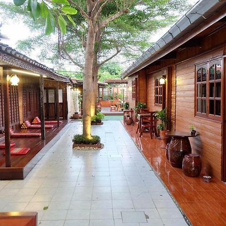 Binlar Guesthouse Phra Nakhon Si Ayutthaya Dış mekan fotoğraf