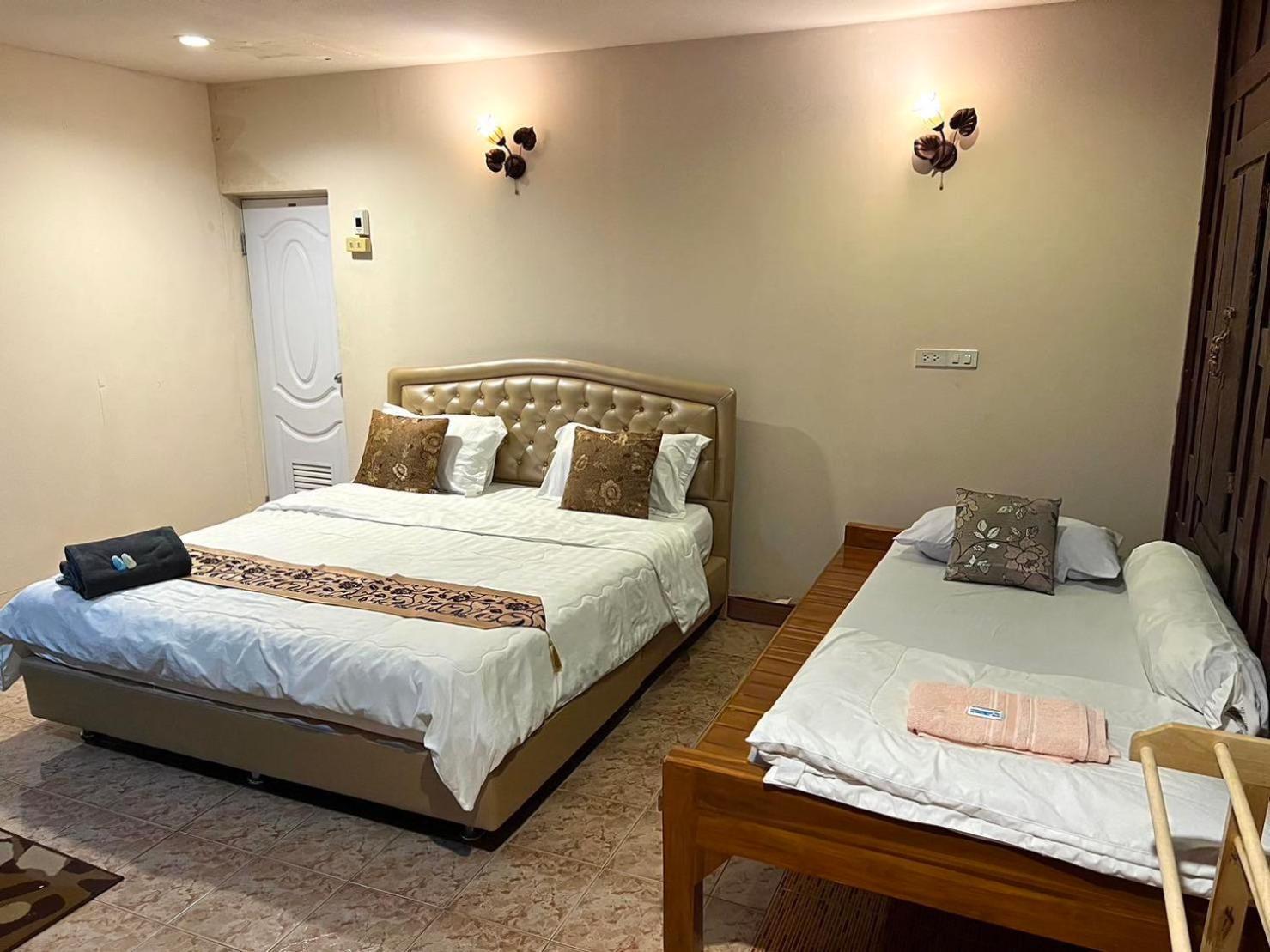 Binlar Guesthouse Phra Nakhon Si Ayutthaya Dış mekan fotoğraf